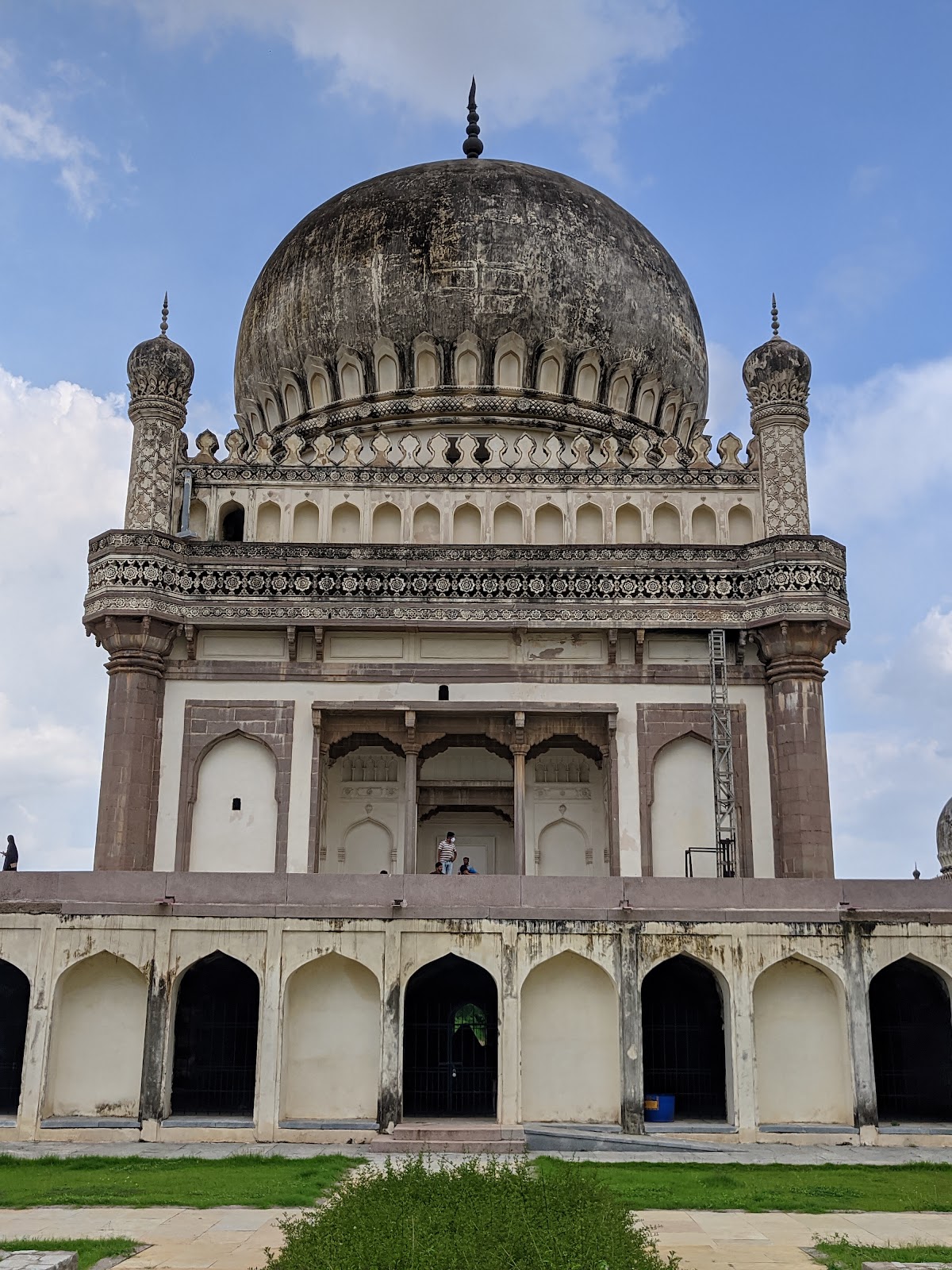 Qutb Shahi Tombs