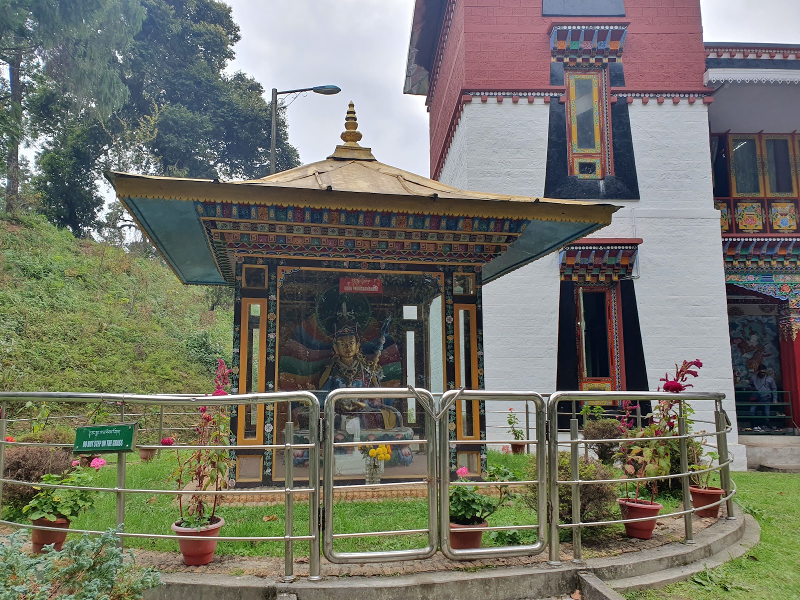 Do Drul Chorten and Namgyal Institute