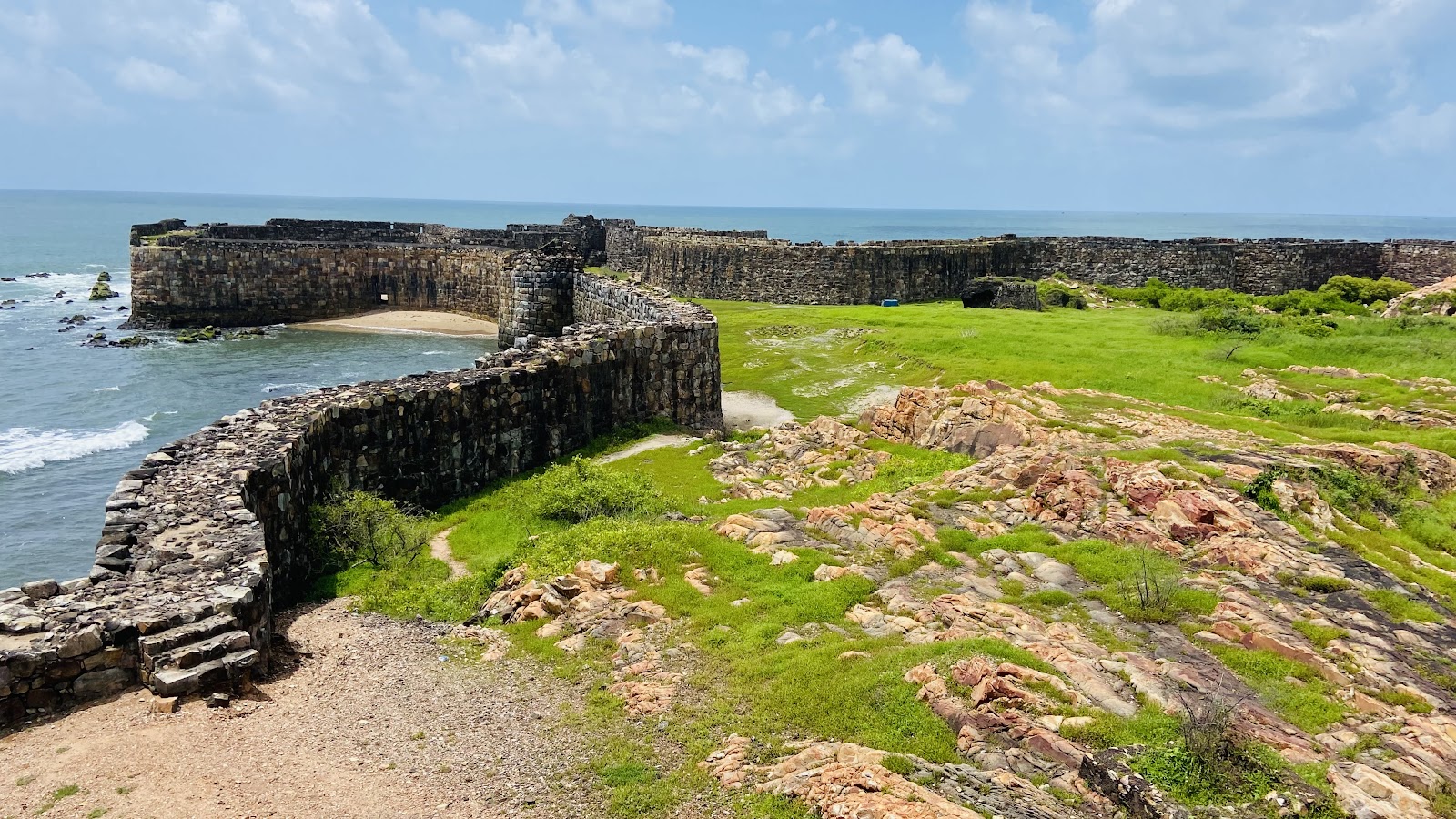 Sindhudurg, Maharashtra: Beaches, Forts, Culture & Travel Guide