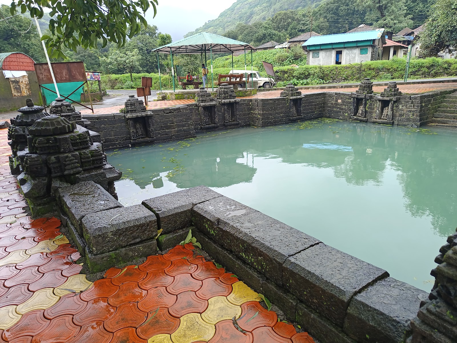 Amruteshwar Temple, Ratanwadi