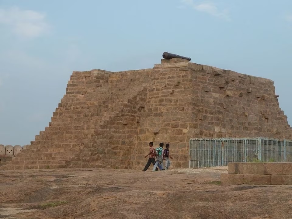 Thirumayam Fort