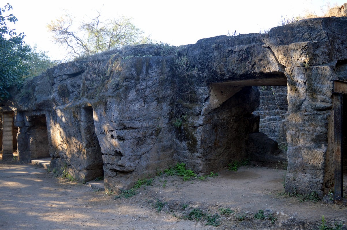Khambhalida Caves