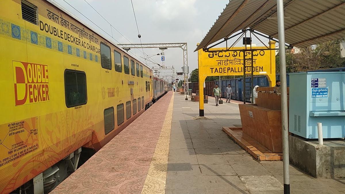 Tadepalligudem Railway Station