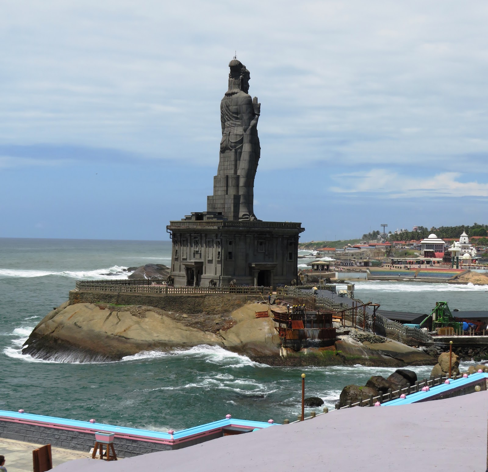 Thiruvalluvar Statue