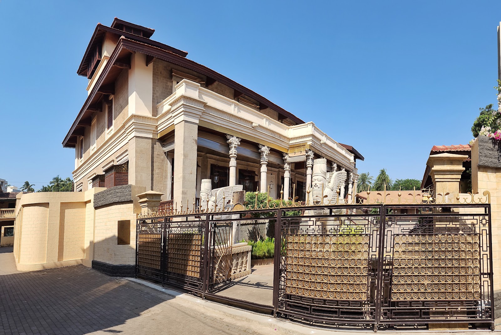 Udvada, Gujarat: Zoroastrian Heritage, Fire Temple & Things to Do