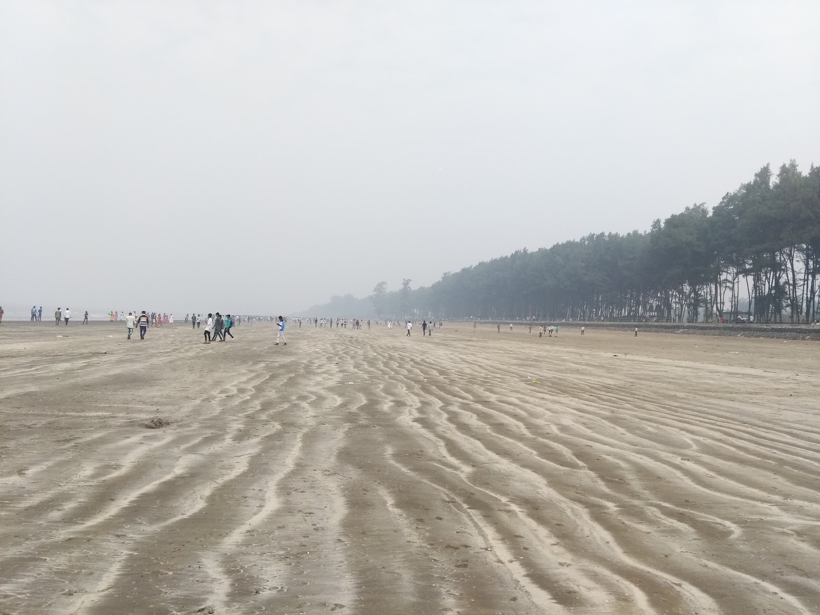 Umbergaon Beach