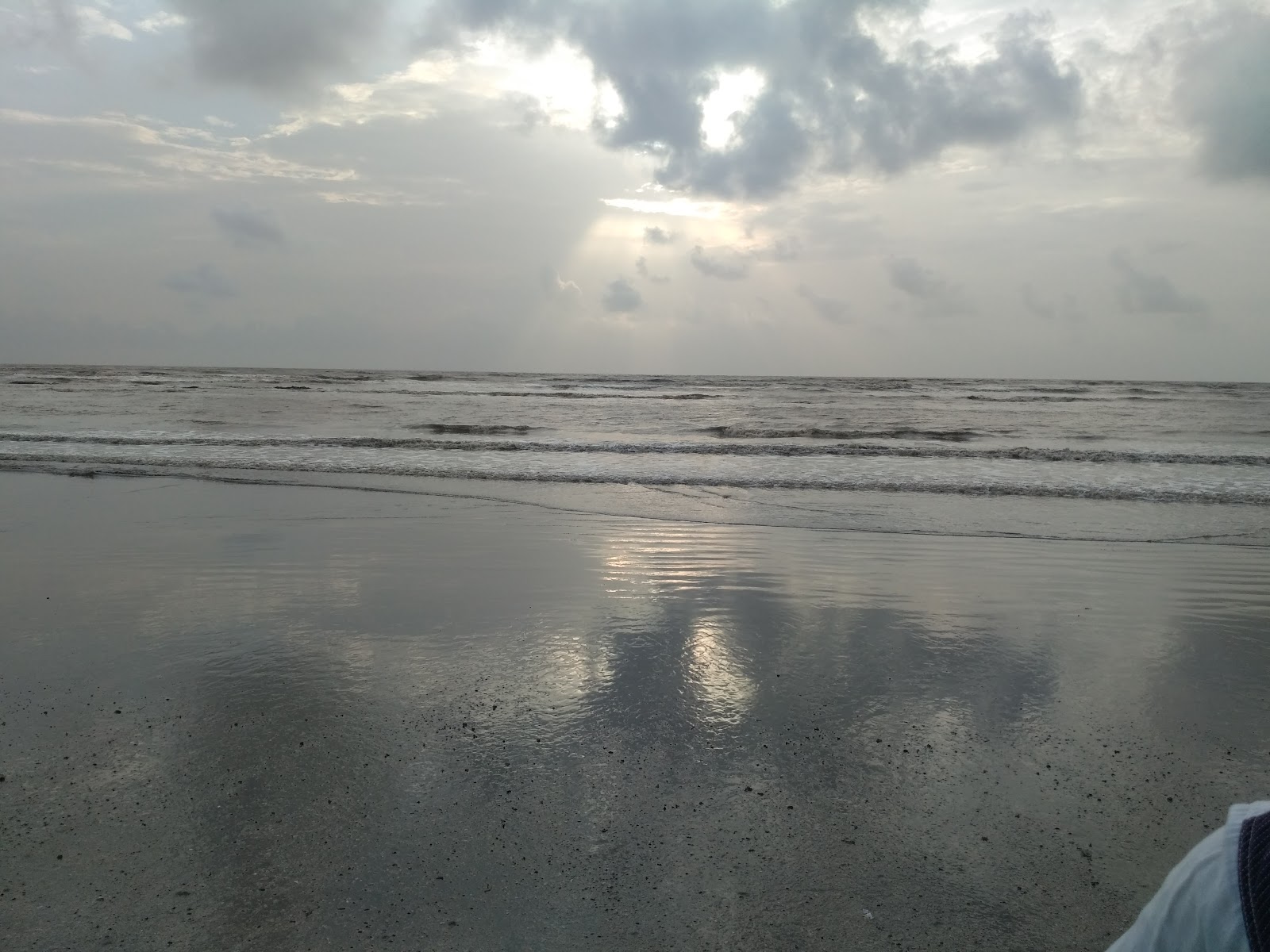 Umbergaon Beach
