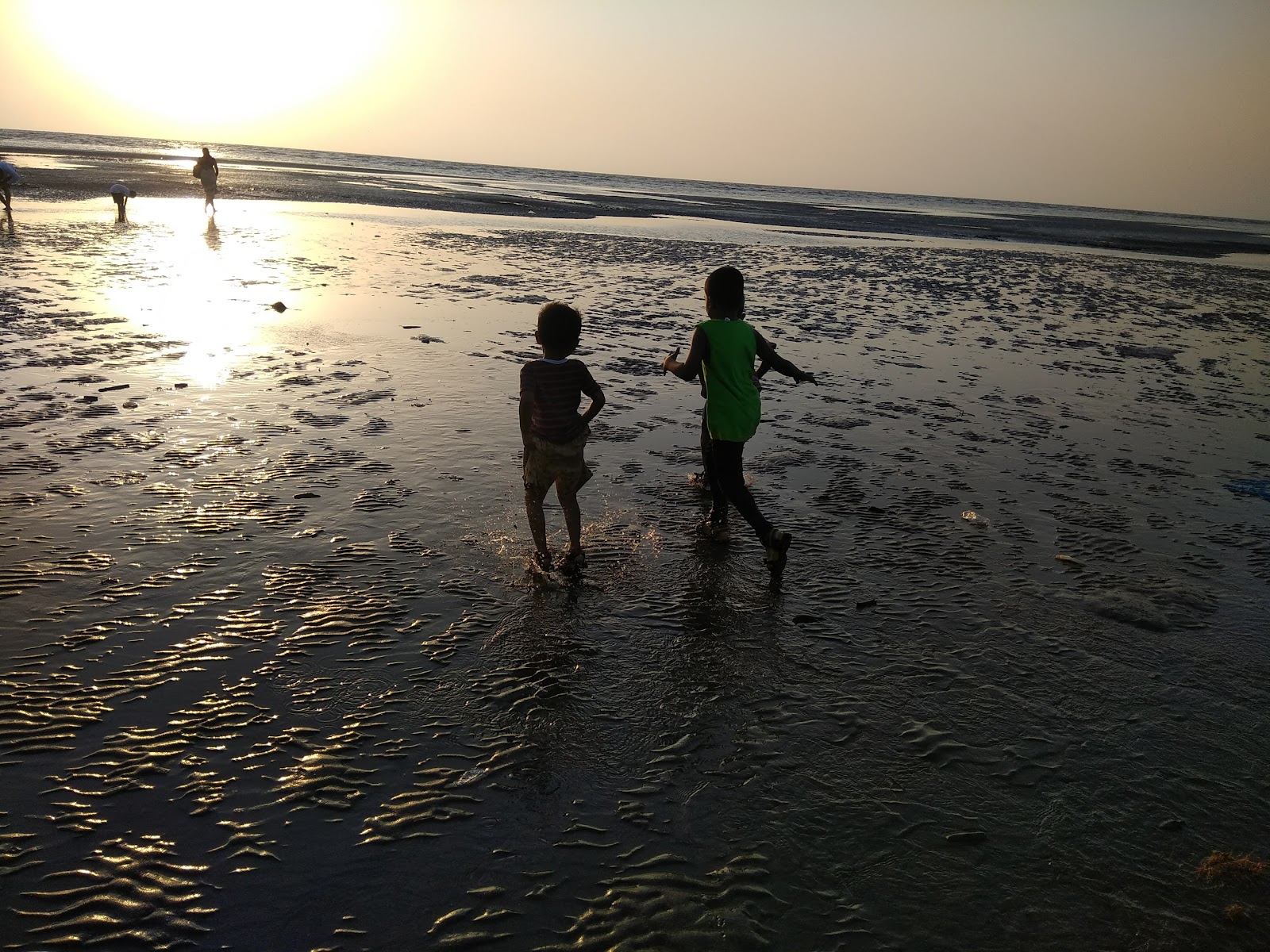 Umbergaon Beach