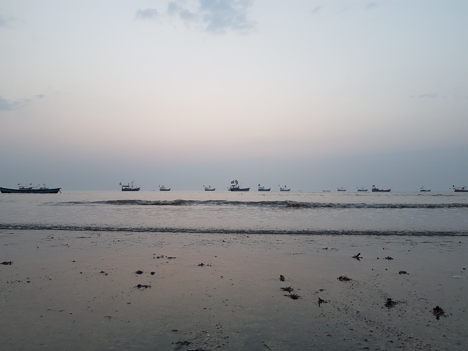 Umbergaon Beach