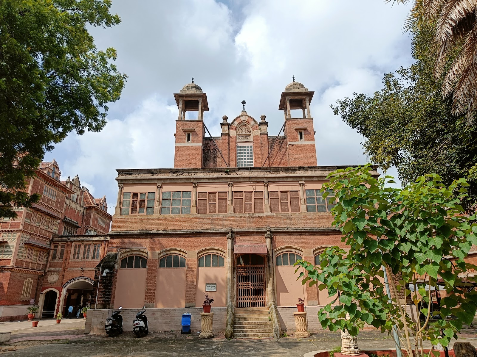 Baroda Museum and Picture Gallery