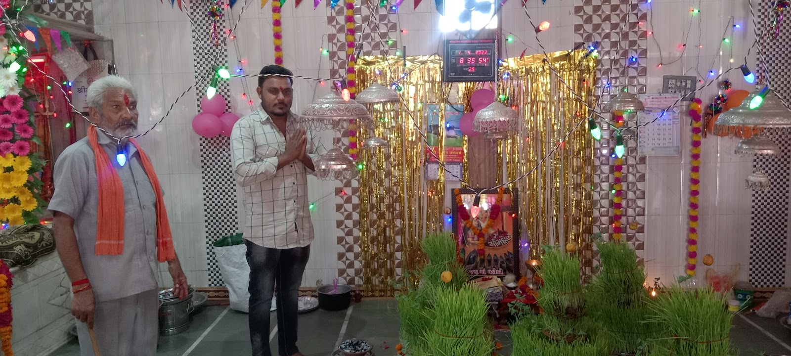 Anand Market and Gandhi Road