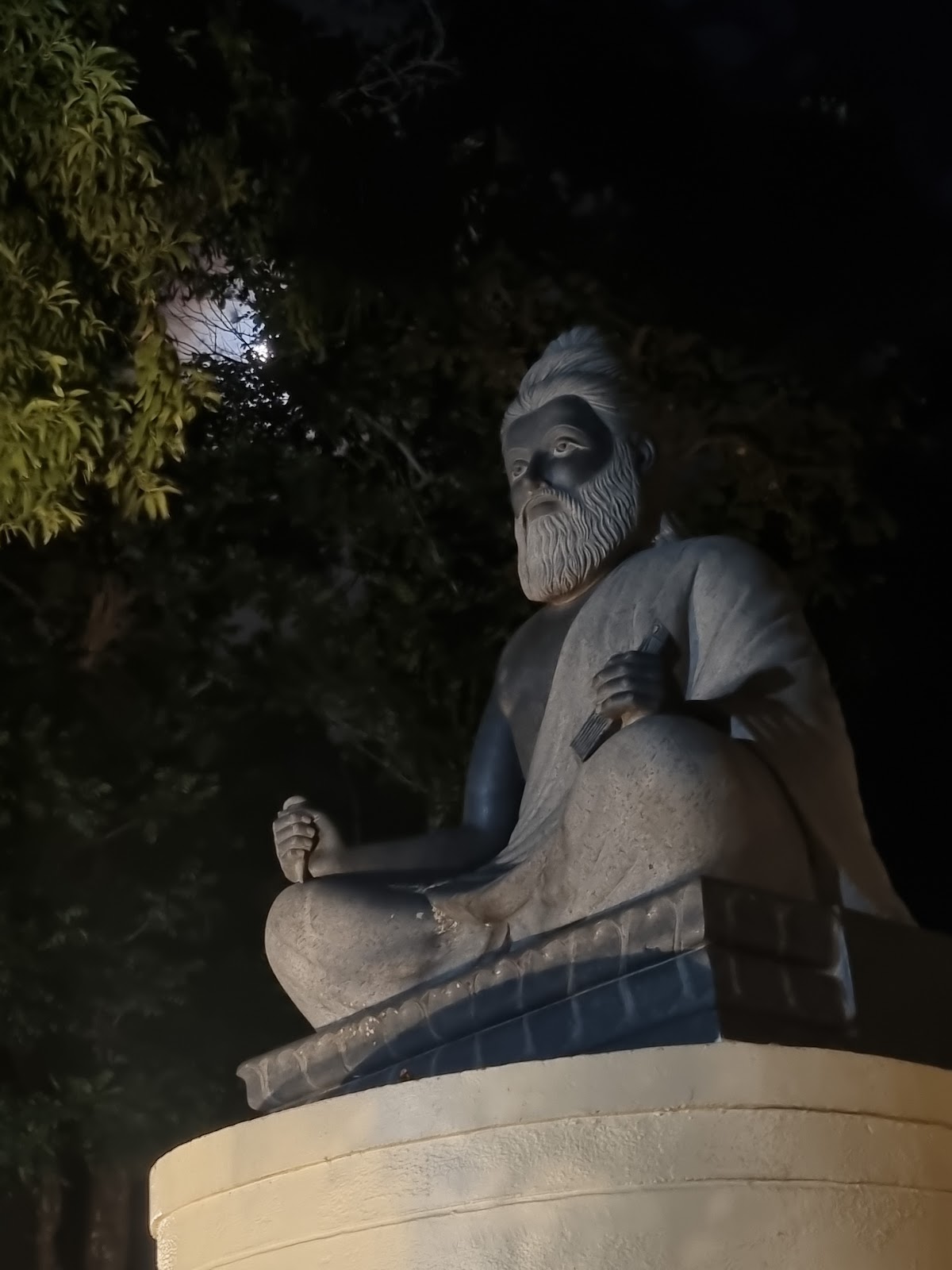 Thiruvalluvar Statue