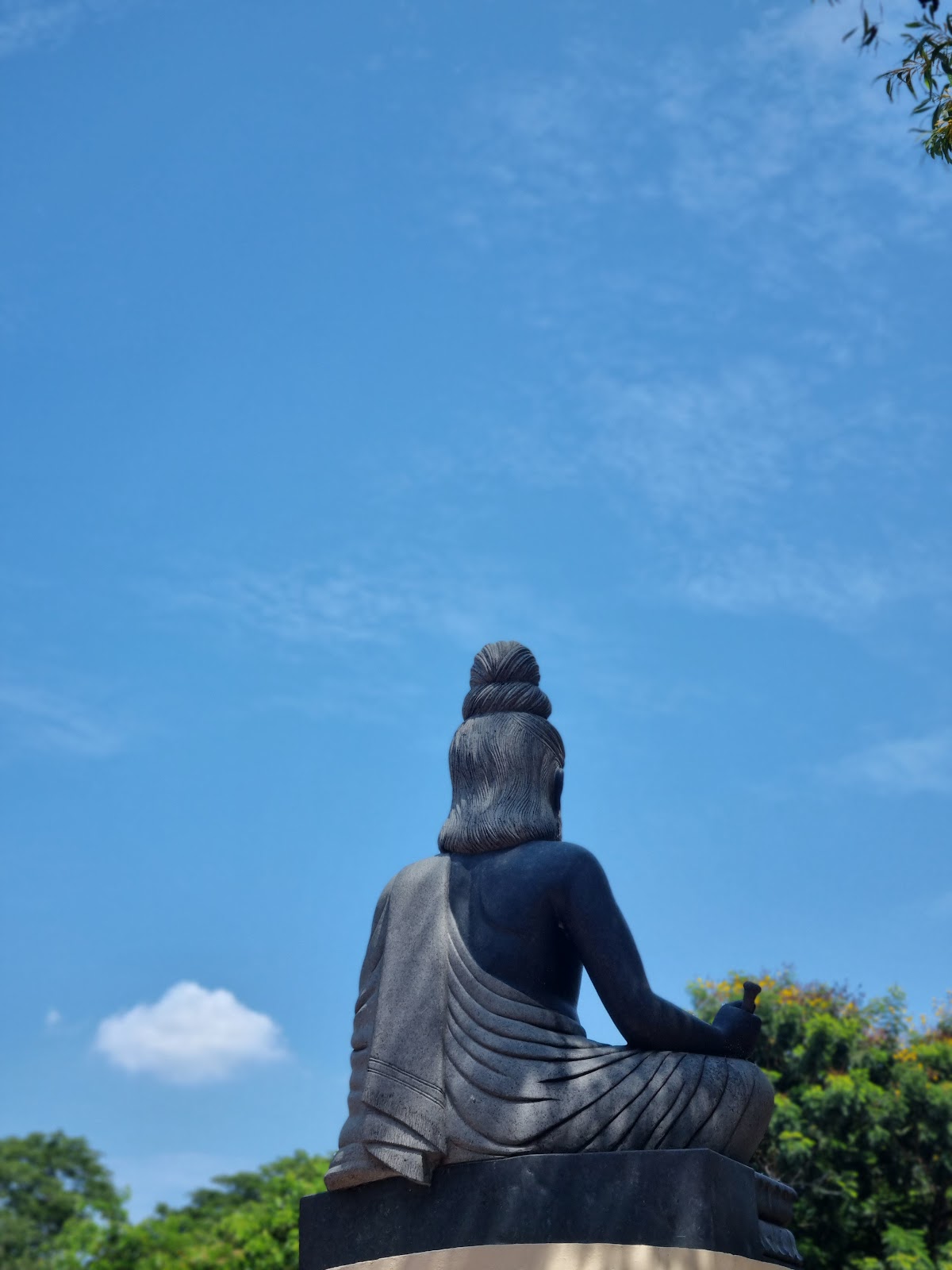Thiruvalluvar Statue