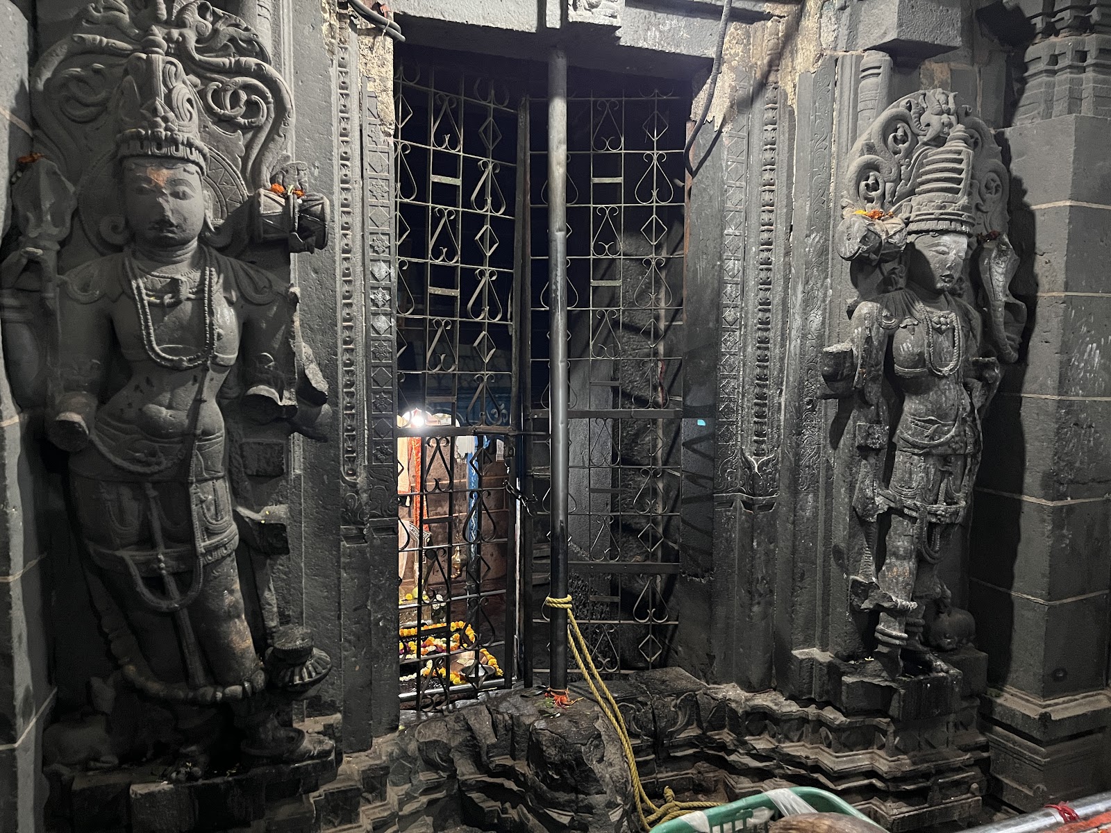 Shri Narayaneshwar Temple