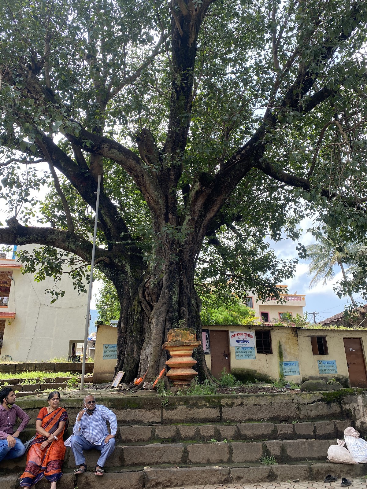Shri Narayaneshwar Temple